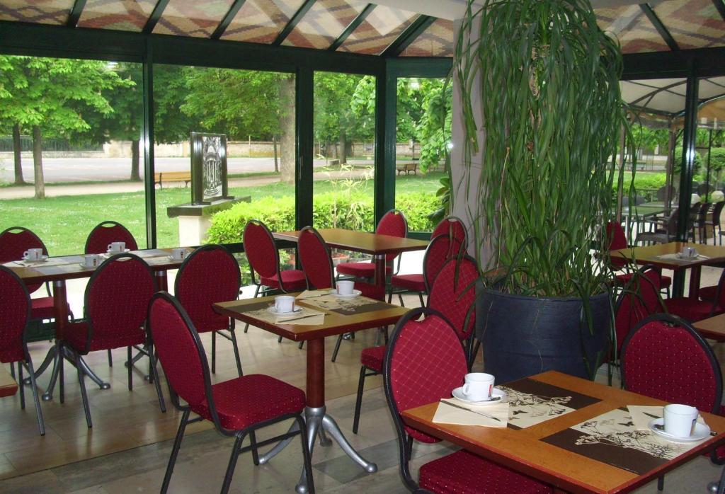 Hotel Restaurant Du Parc De La Colombiere Dijon Exterior foto