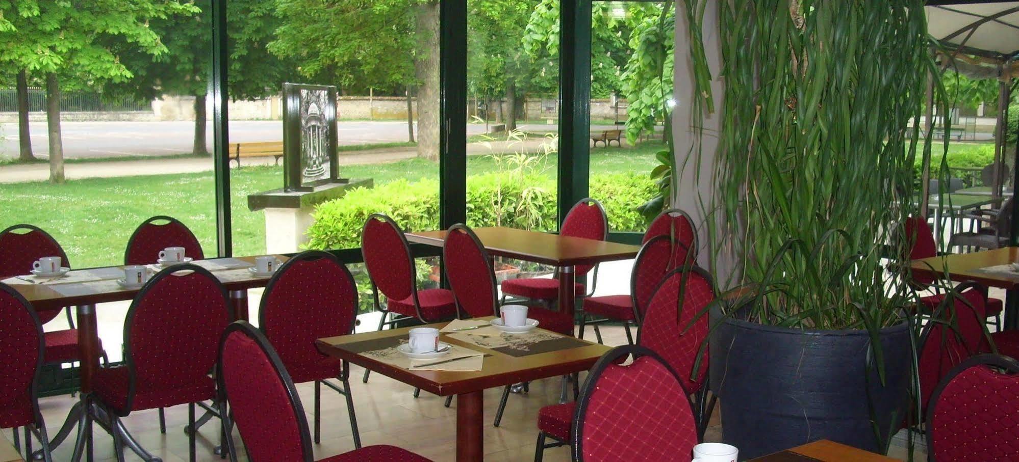 Hotel Restaurant Du Parc De La Colombiere Dijon Exterior foto