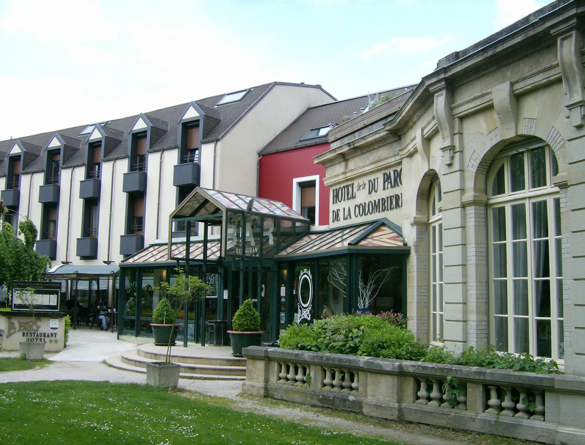 Hotel Restaurant Du Parc De La Colombiere Dijon Exterior foto